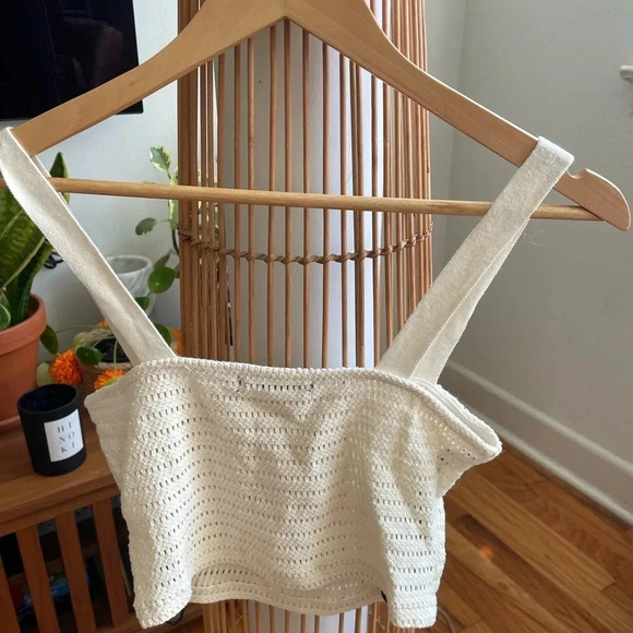 NwT Embroidered Crop Top Flowers Crochet Sleeveless Size s - Picture 4 of 4